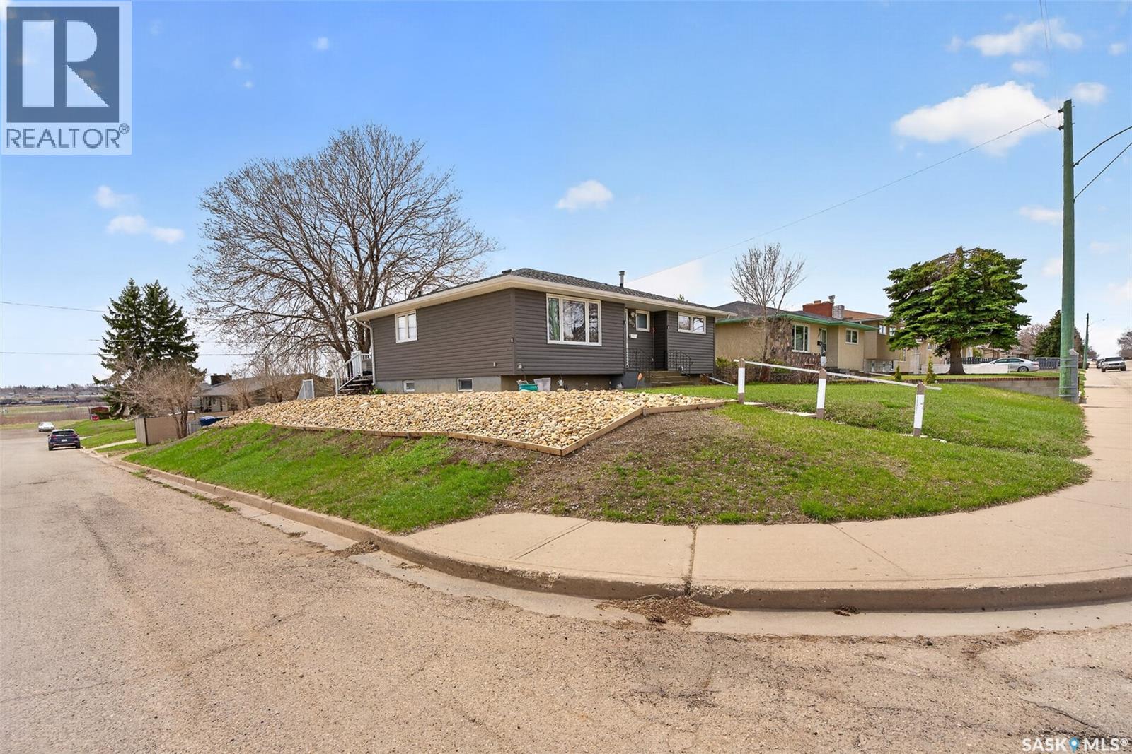 1303 Athabasca Street W, Moose Jaw, Saskatchewan  S6H 6C8 - Photo 7 - SK035036