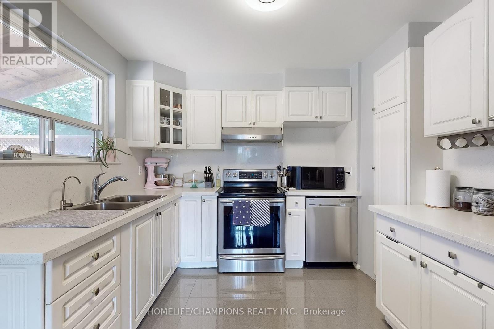 4 Flamingo Crescent, Brampton, Ontario  L6T 2G5 - Photo 16 - W13102276