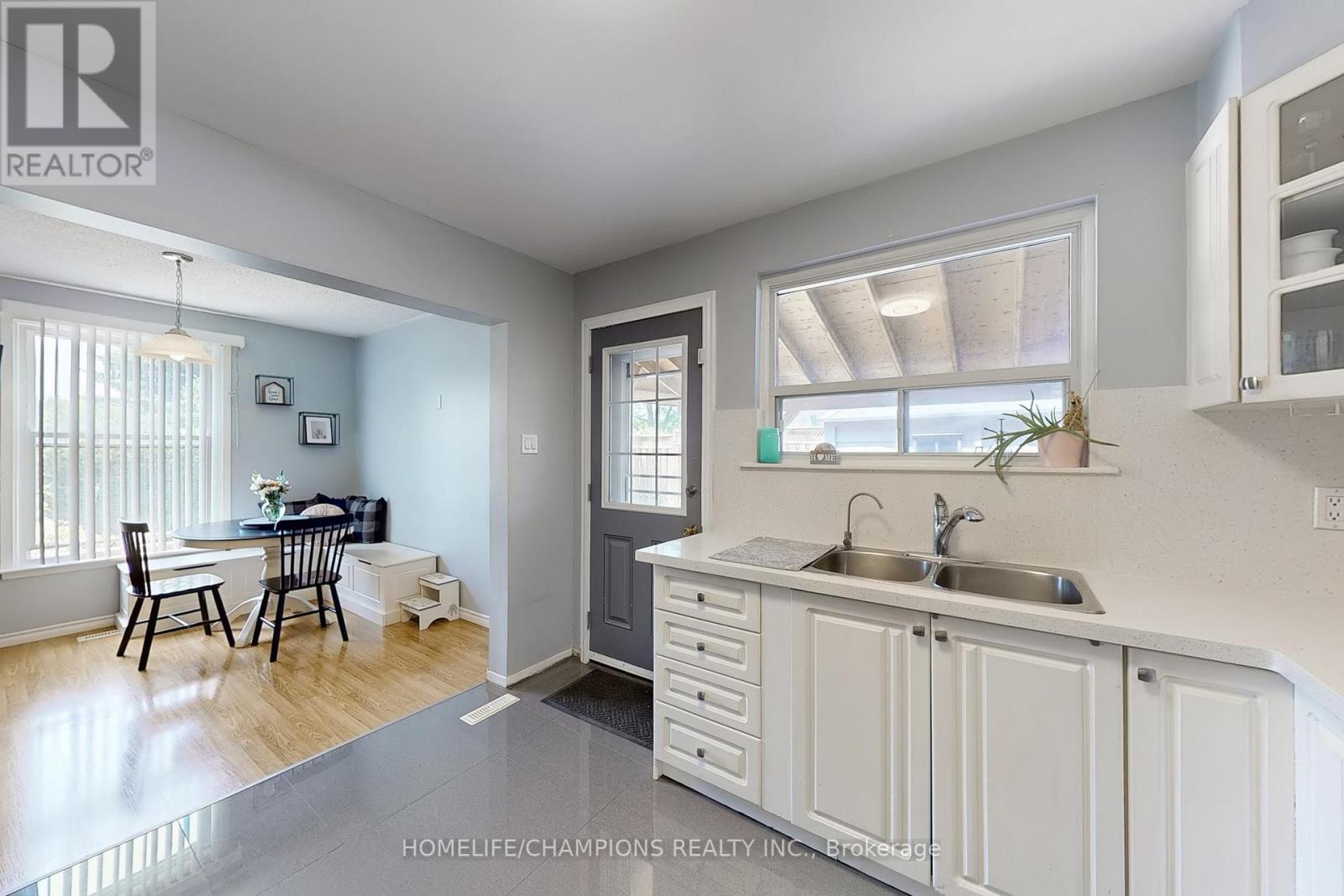 4 Flamingo Crescent, Brampton, Ontario  L6T 2G5 - Photo 18 - W13102276