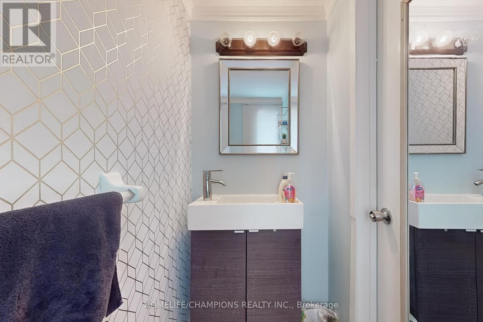 4 Flamingo Crescent, Brampton, Ontario  L6T 2G5 - Photo 23 - W13102276