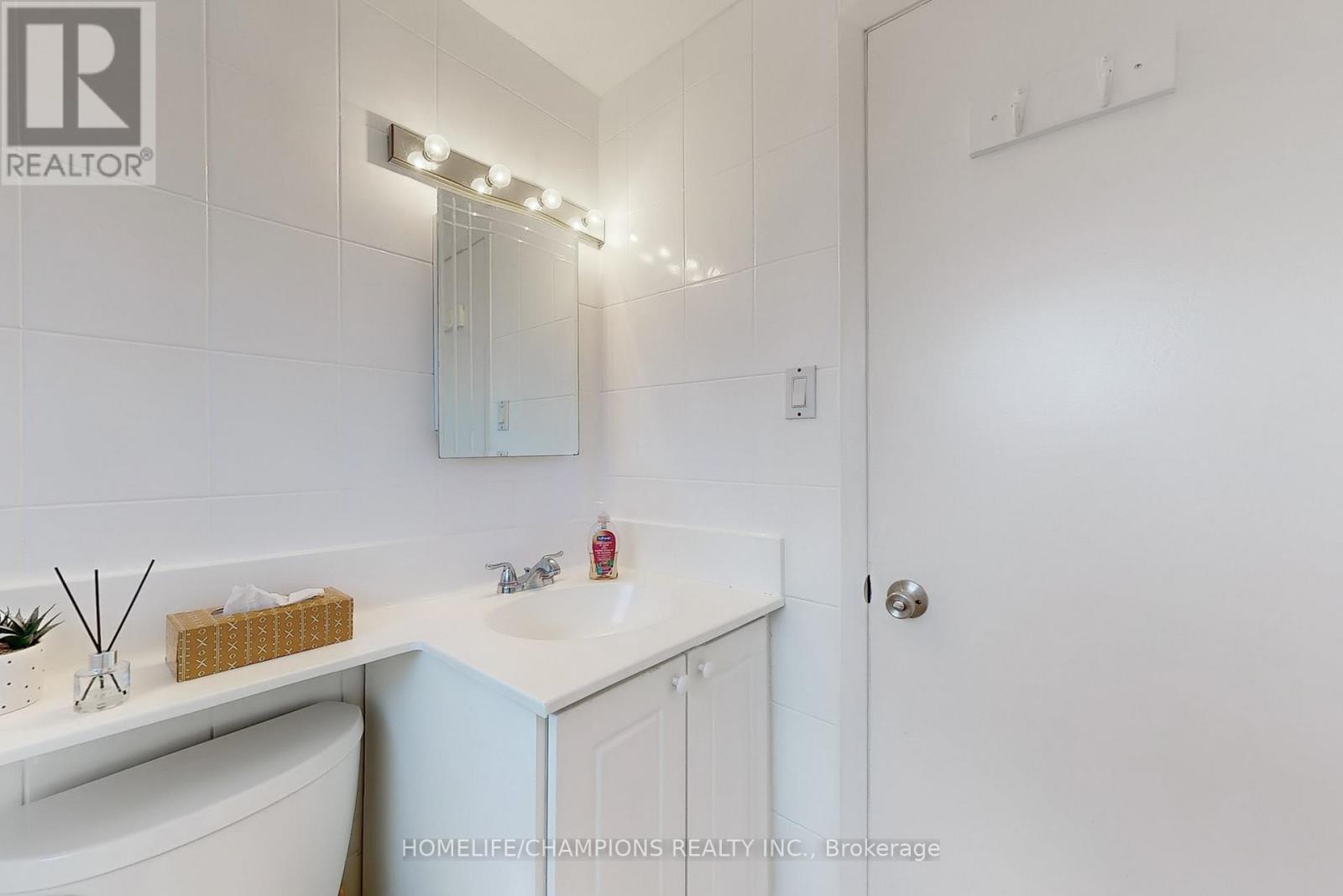 4 Flamingo Crescent, Brampton, Ontario  L6T 2G5 - Photo 36 - W13102276