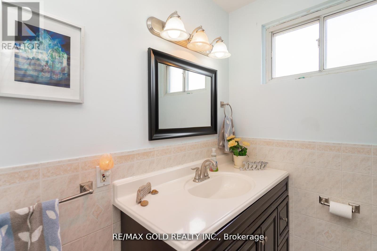 9 Ashwood Crescent, Brampton, Ontario  L6T 1M1 - Photo 22 - W13102290
