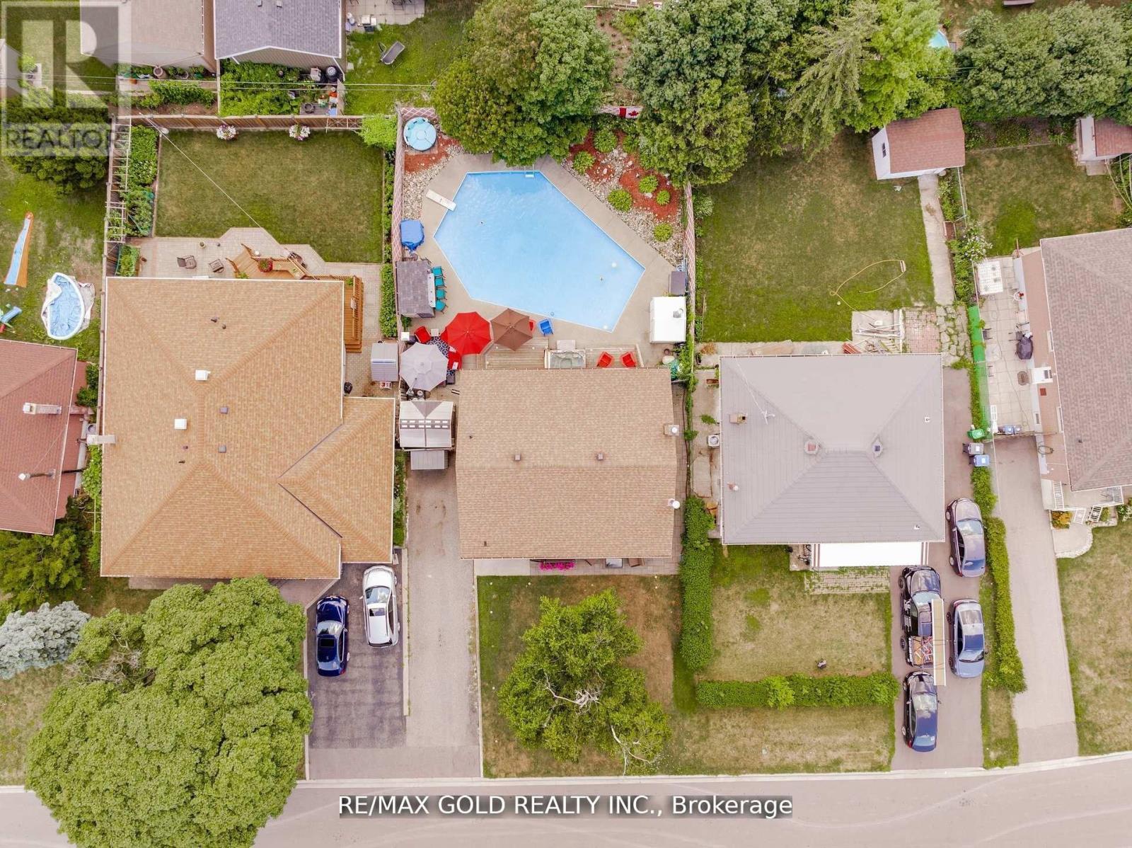 9 Ashwood Crescent, Brampton, Ontario  L6T 1M1 - Photo 4 - W13102290