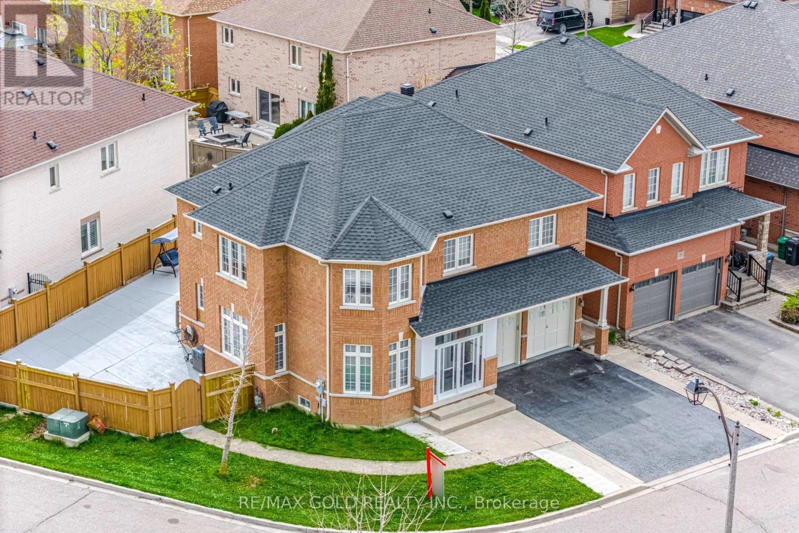 29 LAURENTIDE CRESCENT, Brampton, Ontario