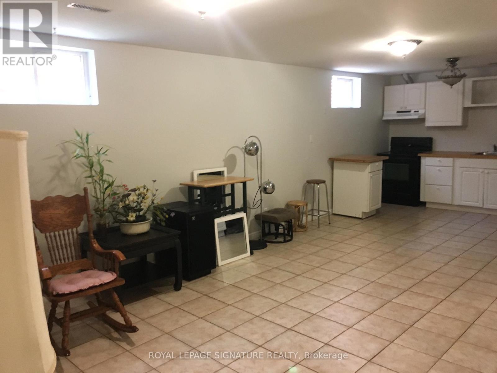 Bsmt - 885 Runningbrook Drive, Mississauga, Ontario  L4Y 2S4 - Photo 2 - W13102326