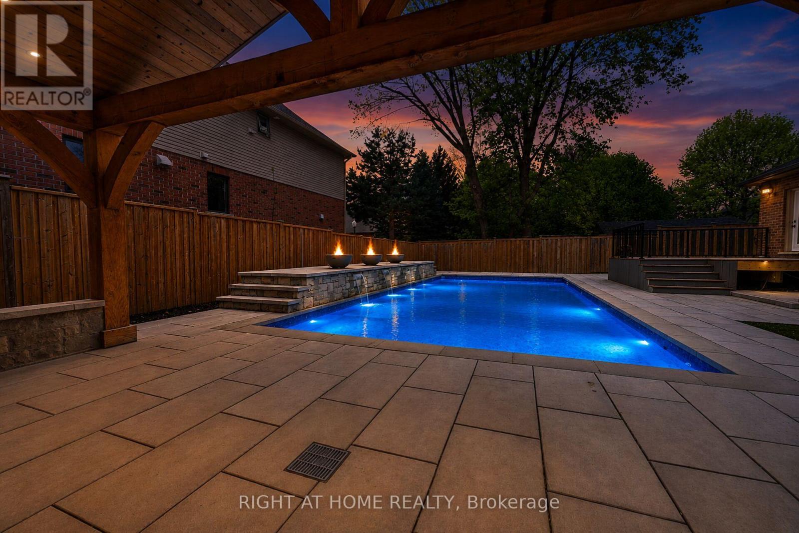 775 King Road, Burlington, Ontario  L7T 3K7 - Photo 2 - W13102330