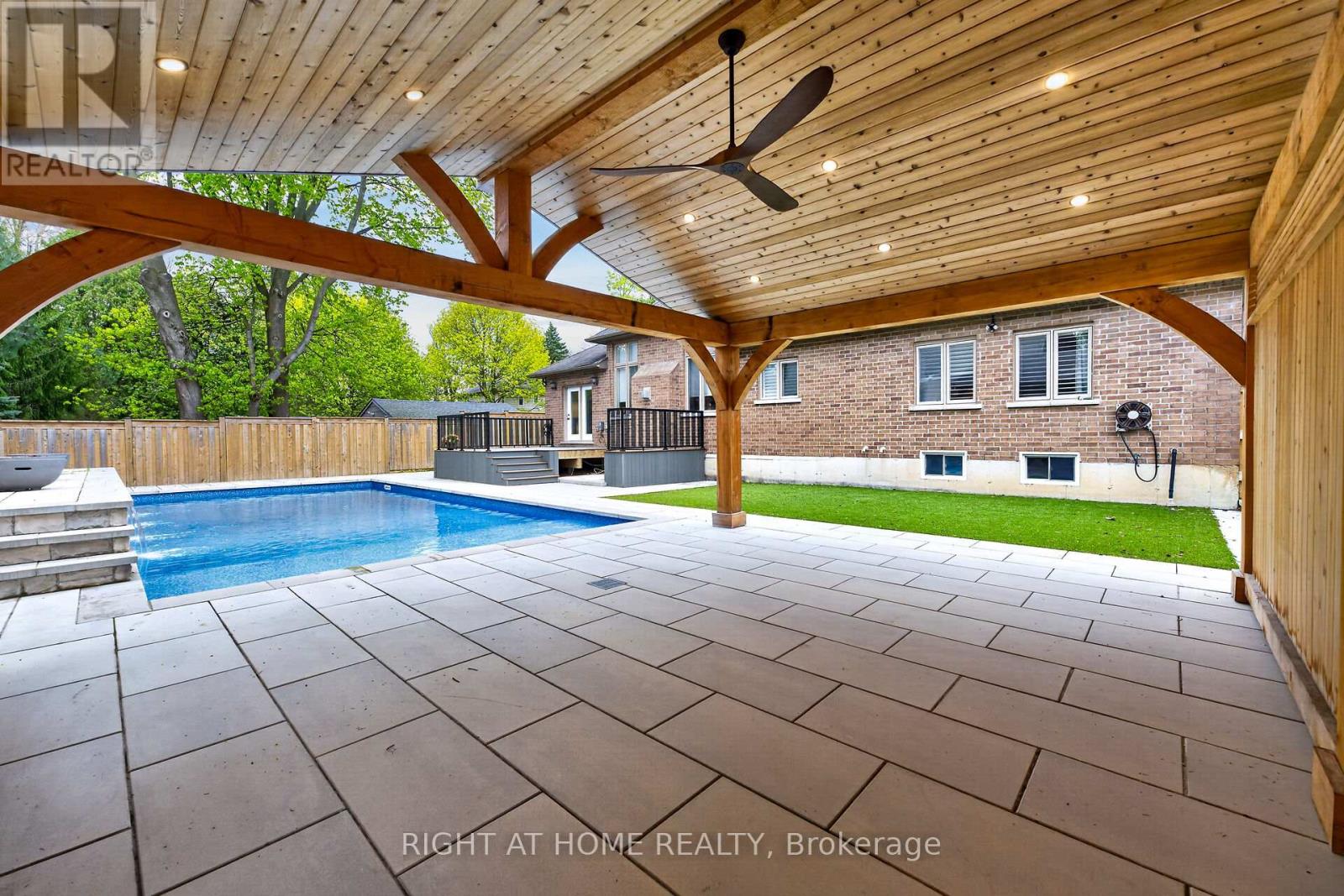 775 King Road, Burlington, Ontario  L7T 3K7 - Photo 3 - W13102330