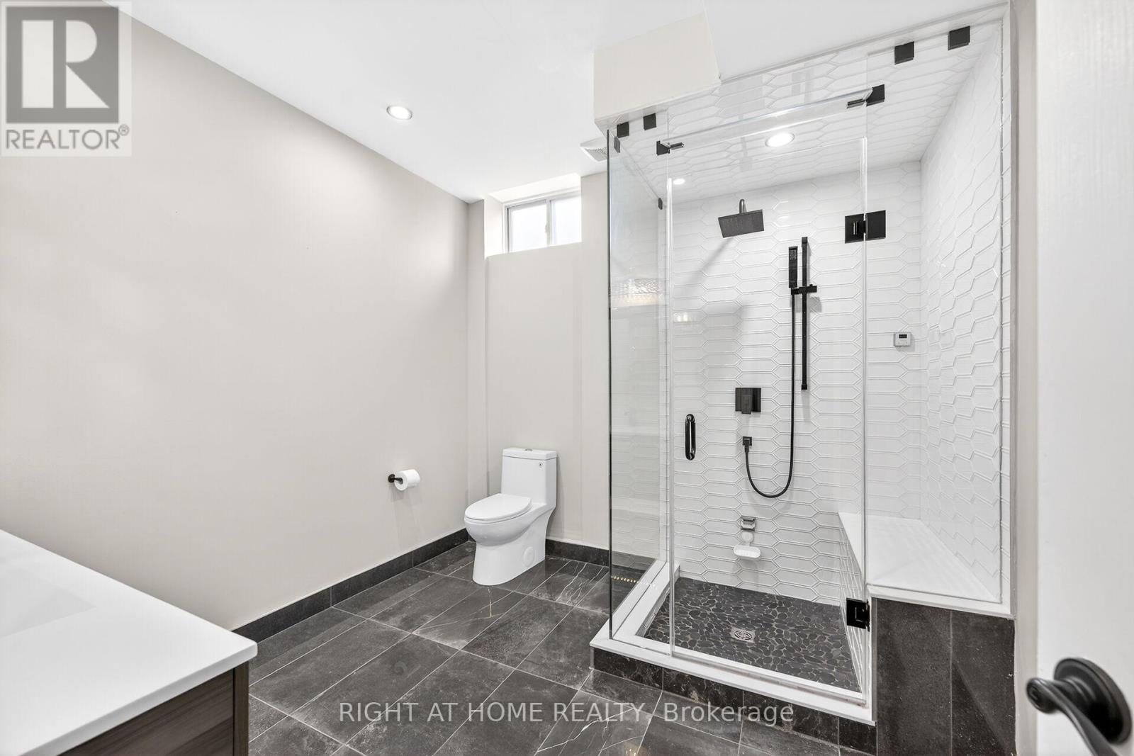 775 King Road, Burlington, Ontario  L7T 3K7 - Photo 38 - W13102330