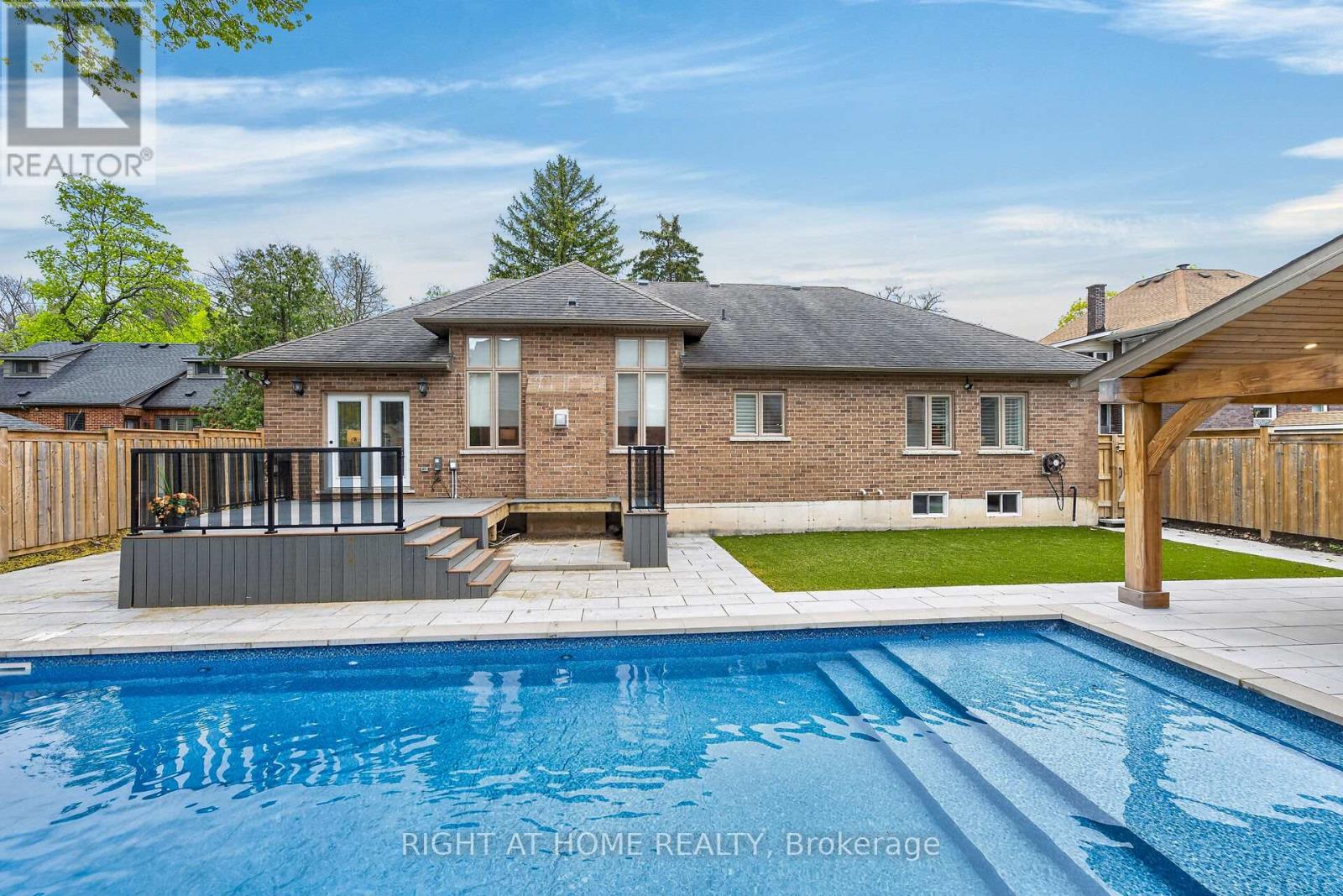 775 King Road, Burlington, Ontario  L7T 3K7 - Photo 41 - W13102330