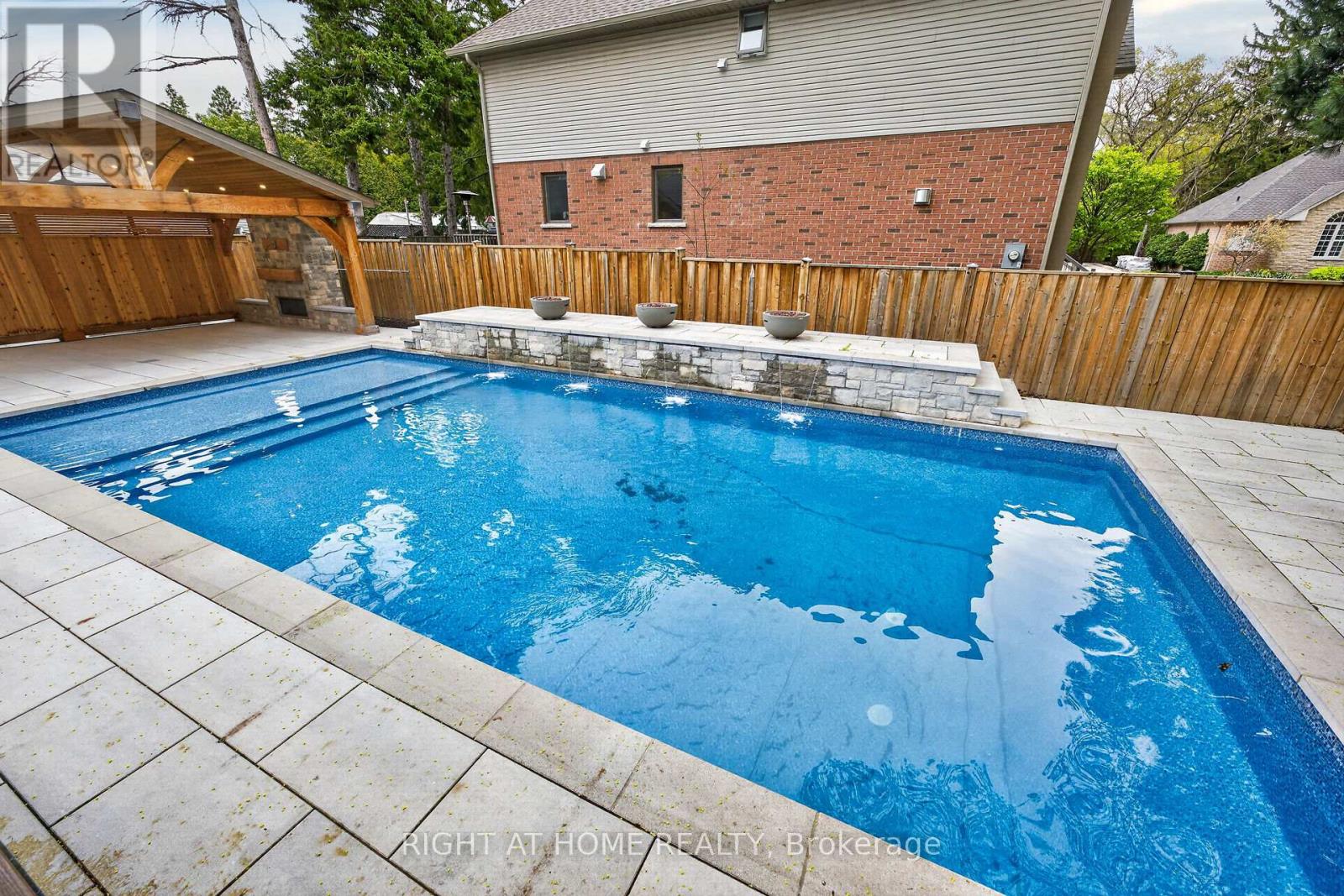 775 King Road, Burlington, Ontario  L7T 3K7 - Photo 42 - W13102330
