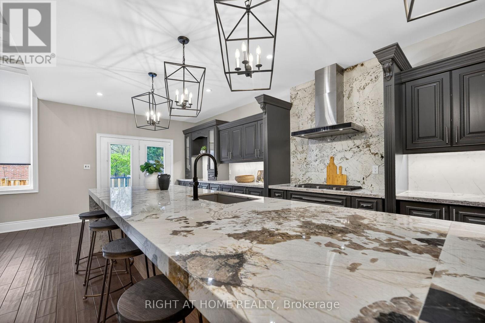 775 King Road, Burlington, Ontario  L7T 3K7 - Photo 9 - W13102330