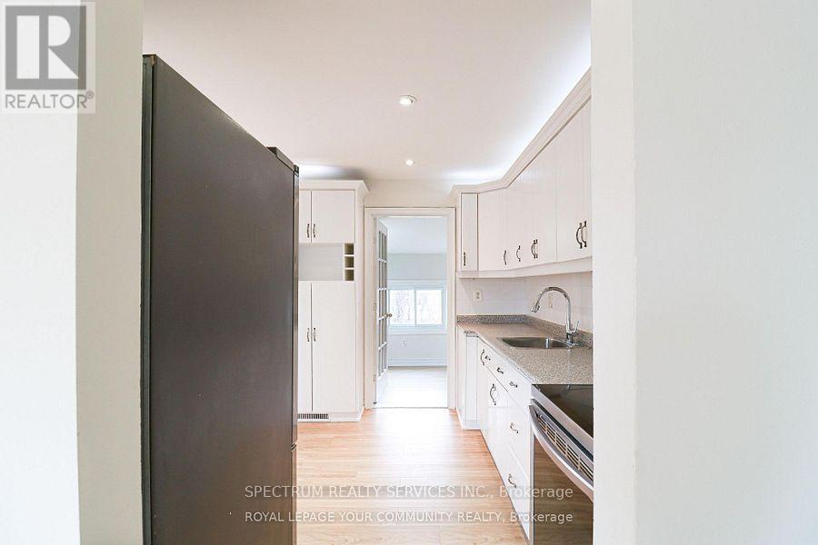 15 Golding Avenue, Brampton, Ontario  L6W 1M5 - Photo 8 - W13102388