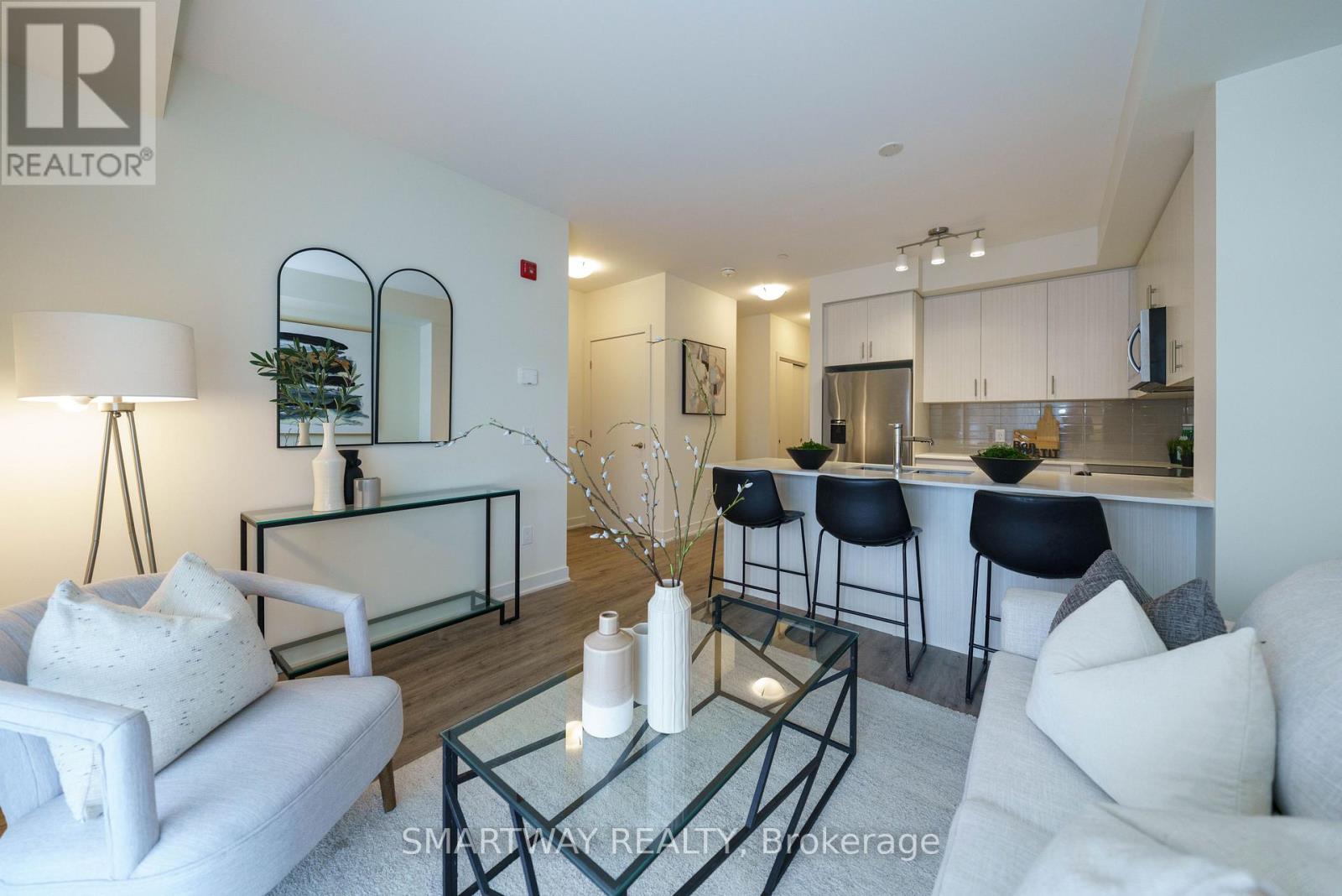 203 - 340 Plains Road E, Burlington, Ontario  L7T 0C2 - Photo 6 - W13102398