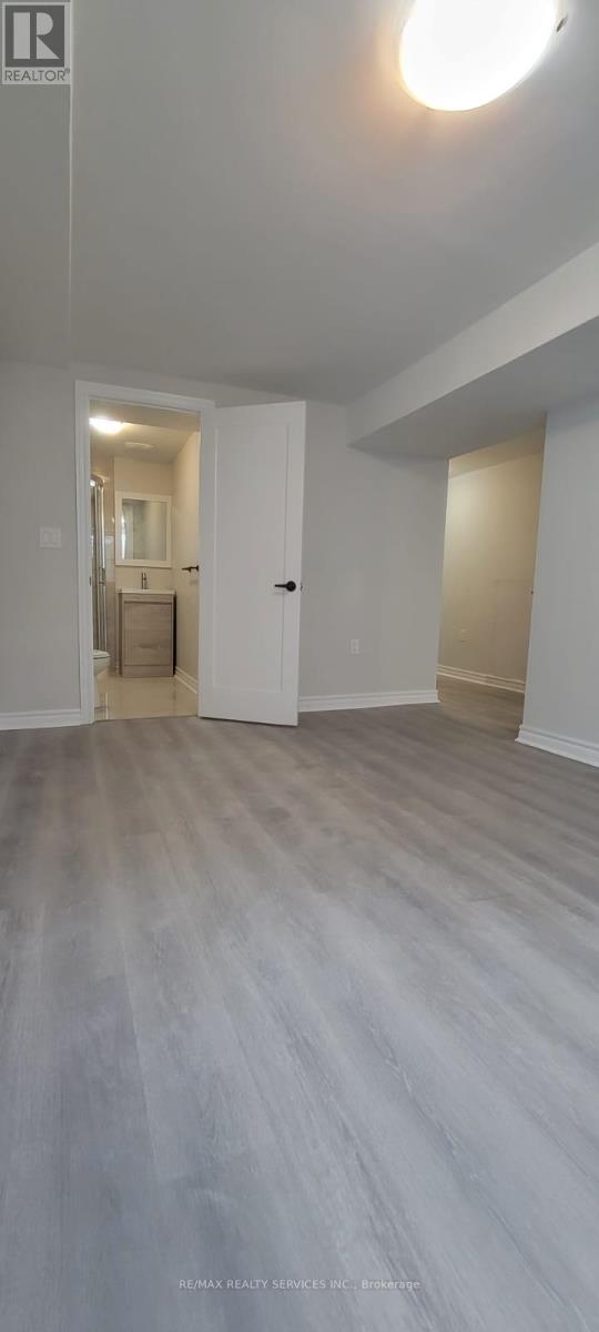 5 Greenwood Crescent, Brampton, Ontario  L6S 1T2 - Photo 3 - W13102430