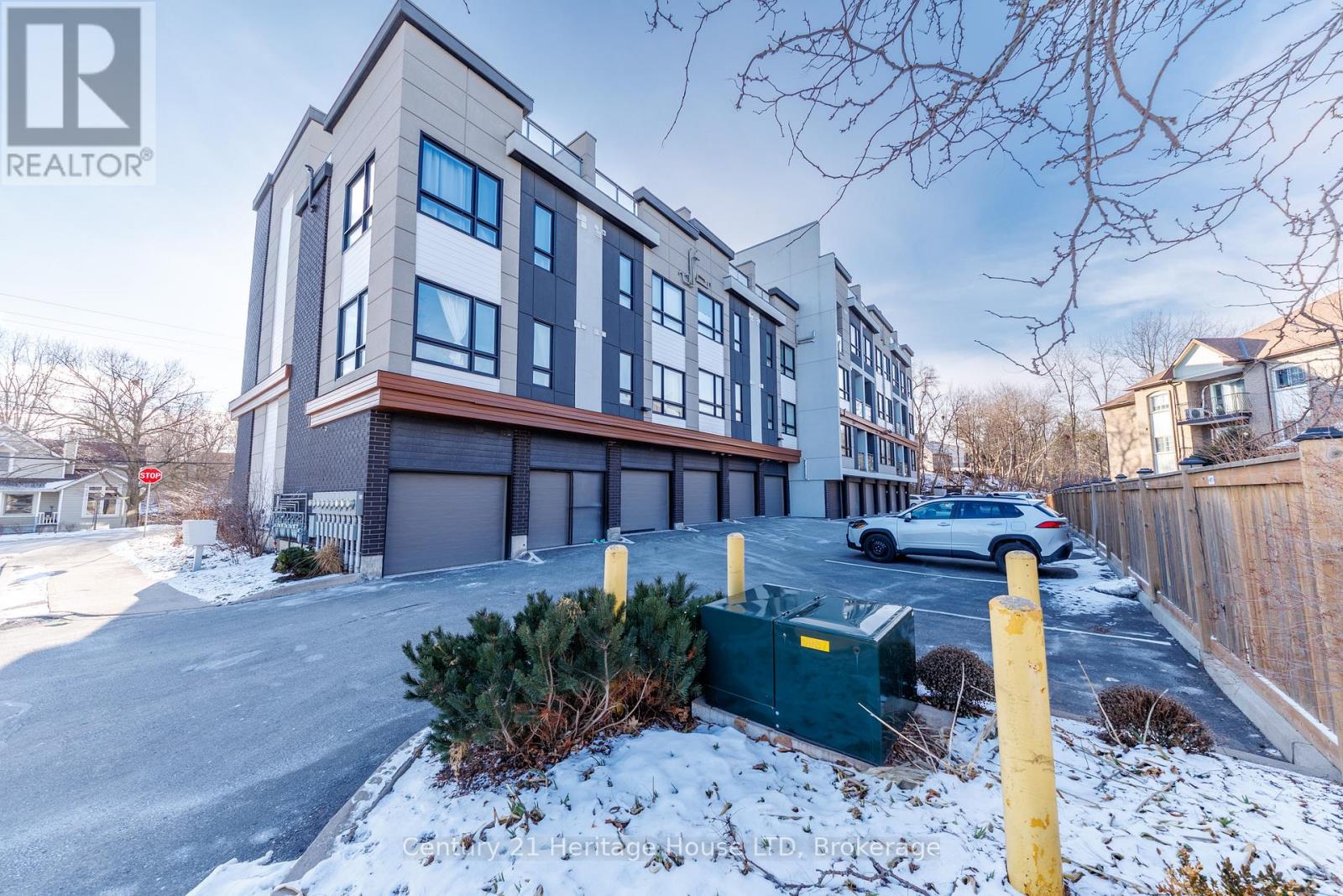 8 - 39 Robinson Street N, Grimsby, Ontario  L3M 3C9 - Photo 49 - X12823066