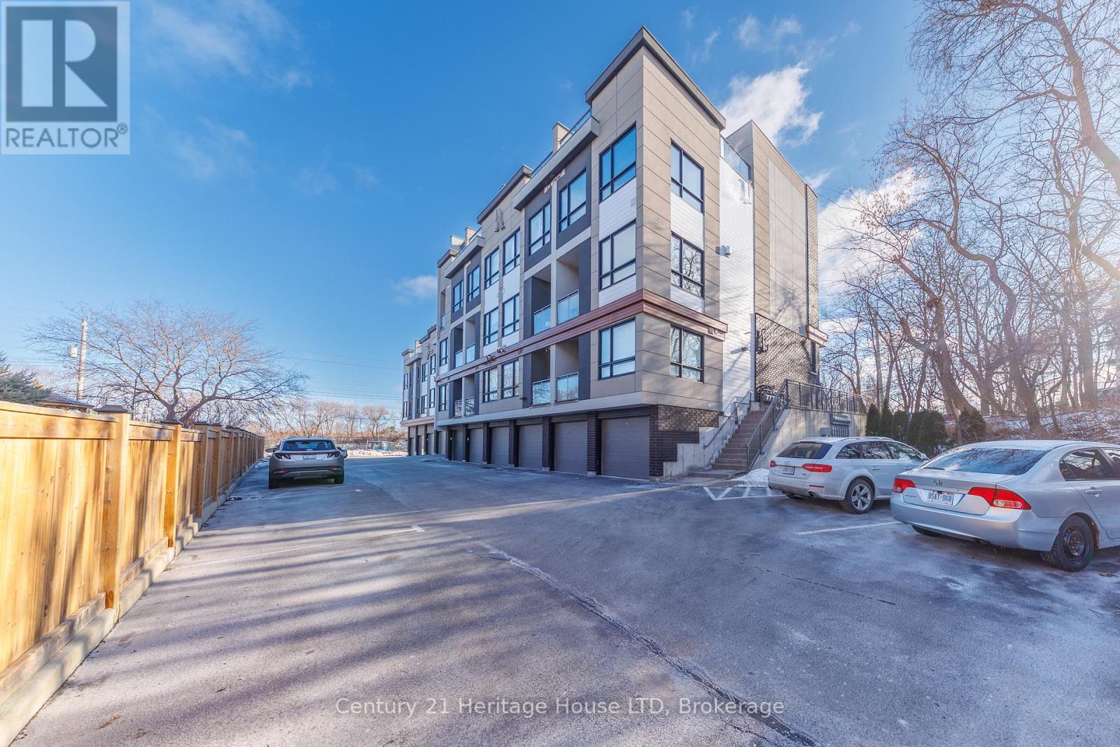 8 - 39 Robinson Street N, Grimsby, Ontario  L3M 3C9 - Photo 48 - X12823066