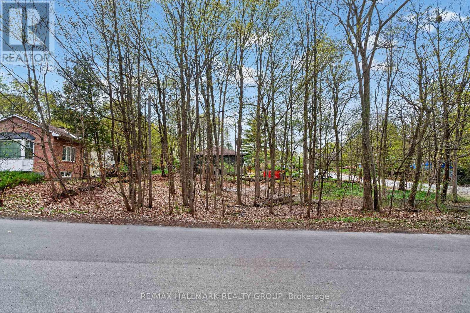 8 Davidson Drive, Ottawa, Ontario  K1J 7J9 - Photo 5 - X12784838