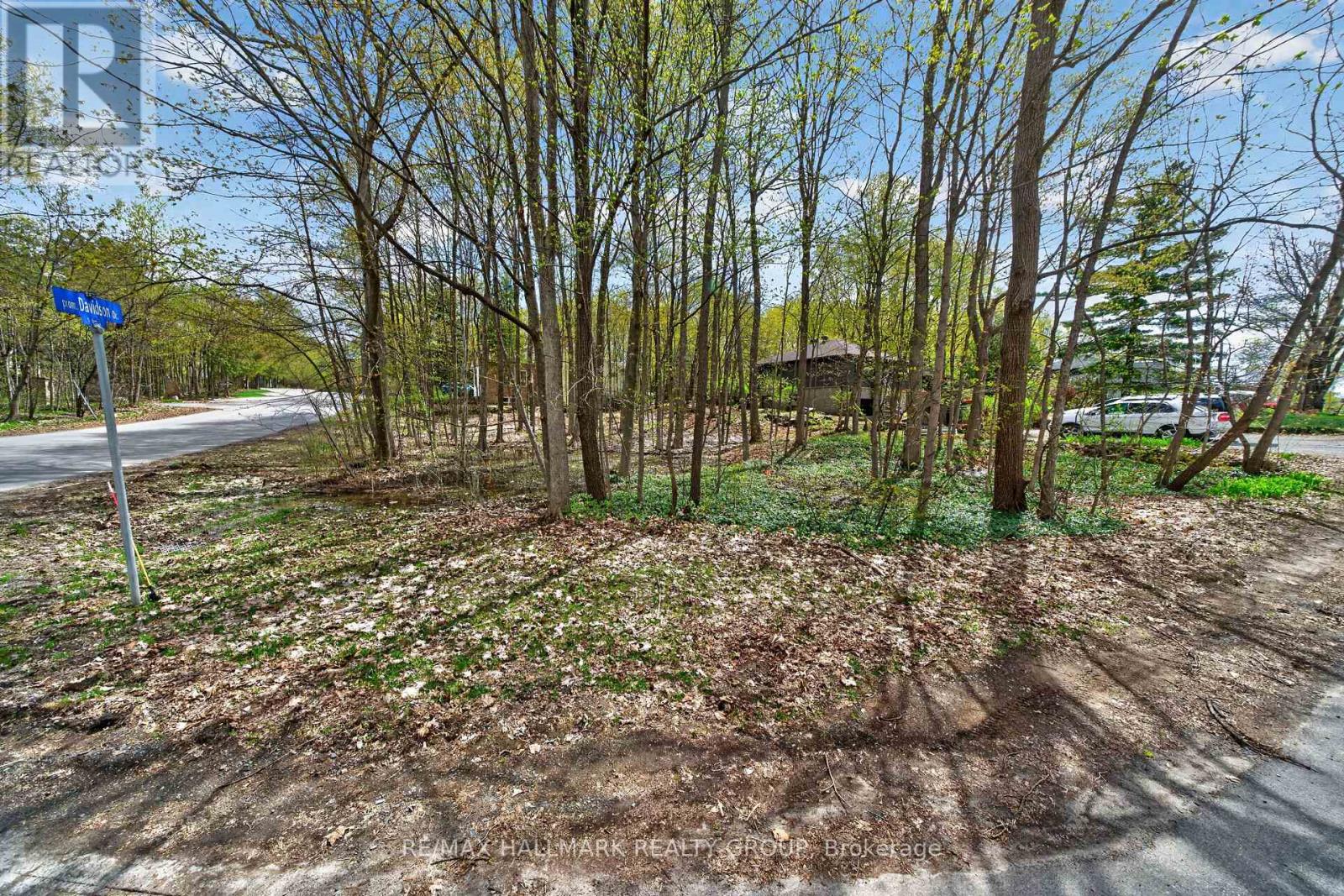 8 Davidson Drive, Ottawa, Ontario  K1J 7J9 - Photo 9 - X12784838