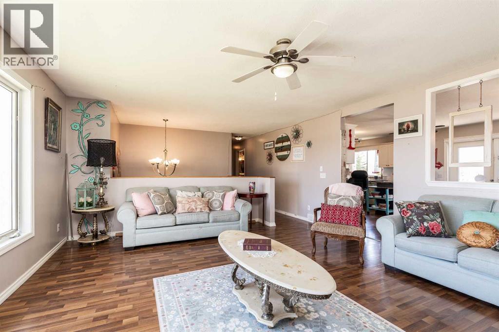 248 Broadway Street S, Raymond, Alberta  T0K 2S0 - Photo 4 - A2307996