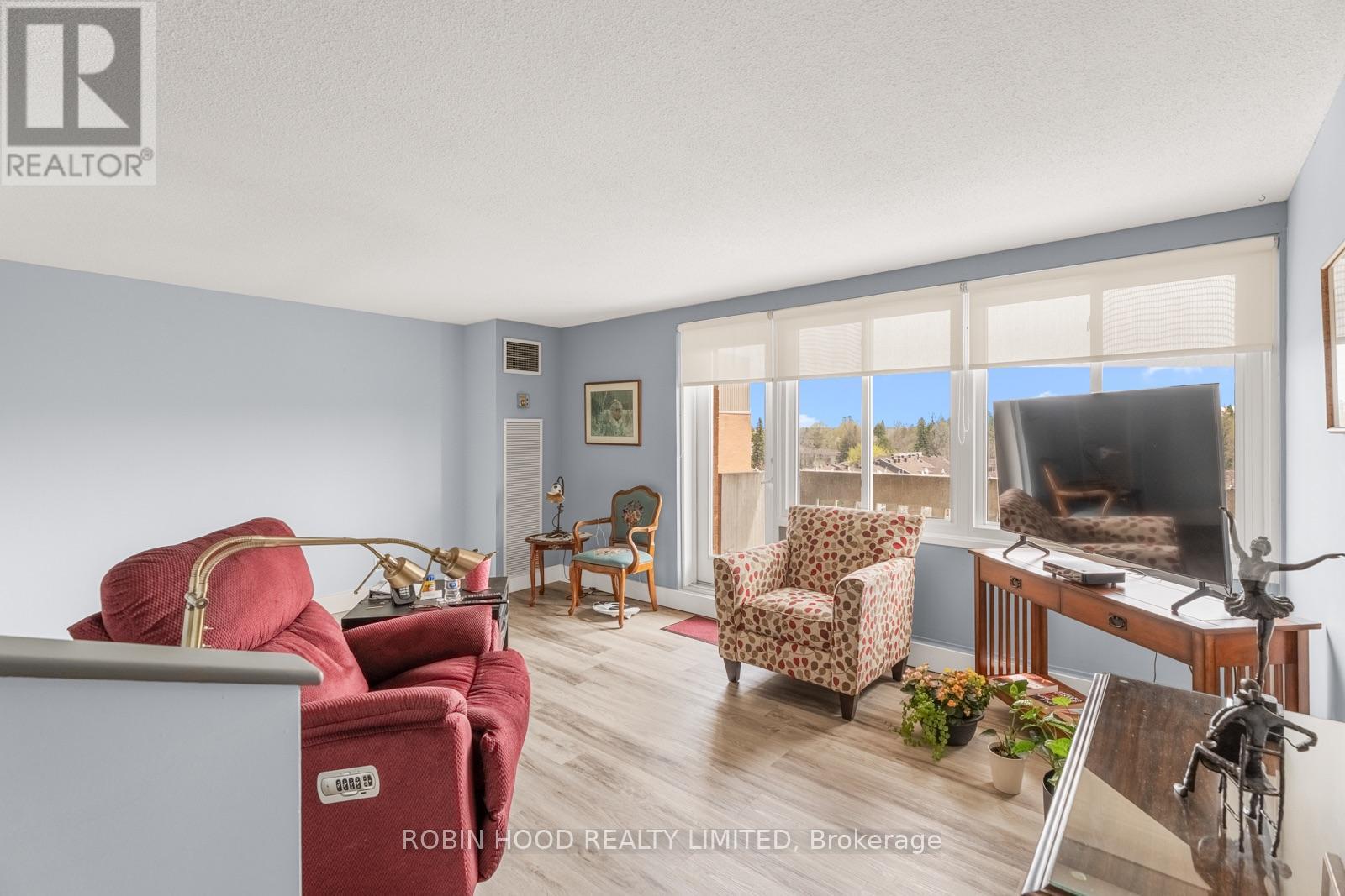 715 - 1599 Lassiter Terrace, Ottawa, Ontario  K1J 8R6 - Photo 4 - X13102328