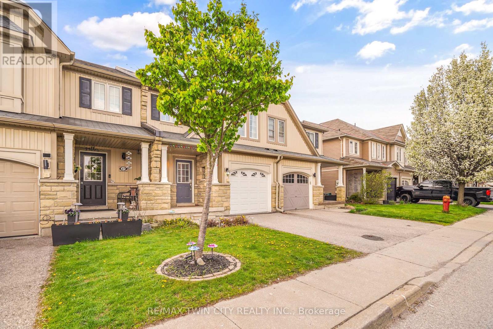 26 - 220 Blackburn Drive, Brantford, Ontario  N3T 0C6 - Photo 3 - X13102344