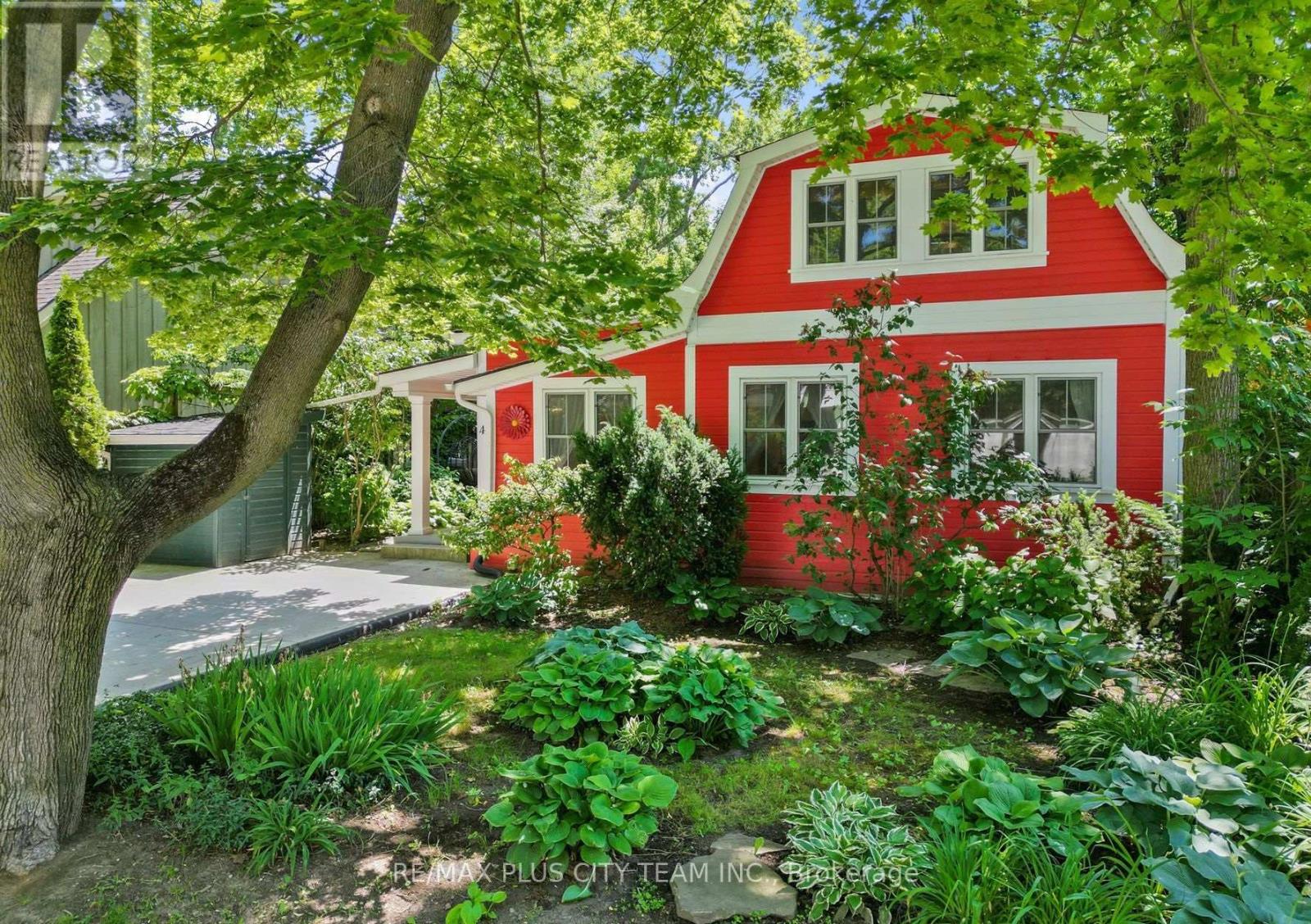 4 Wyckliffe Avenue, Niagara-On-The-Lake, Ontario  L0S 1J0 - Photo 1 - X13102400