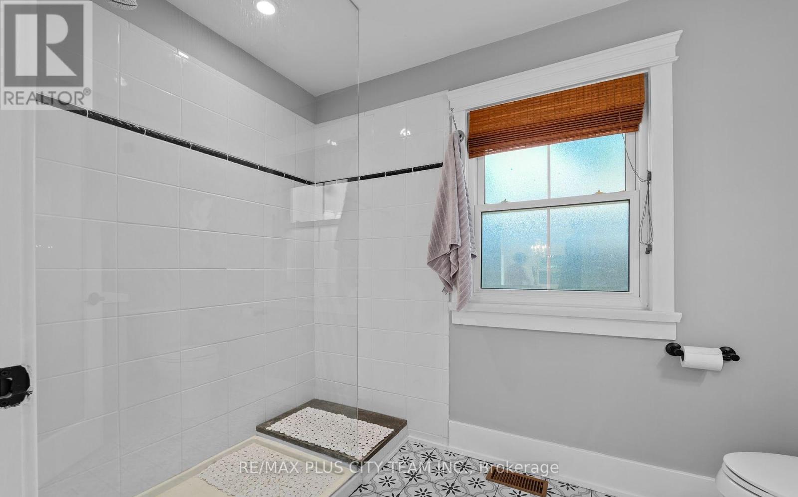 4 Wyckliffe Avenue, Niagara-On-The-Lake, Ontario  L0S 1J0 - Photo 18 - X13102400