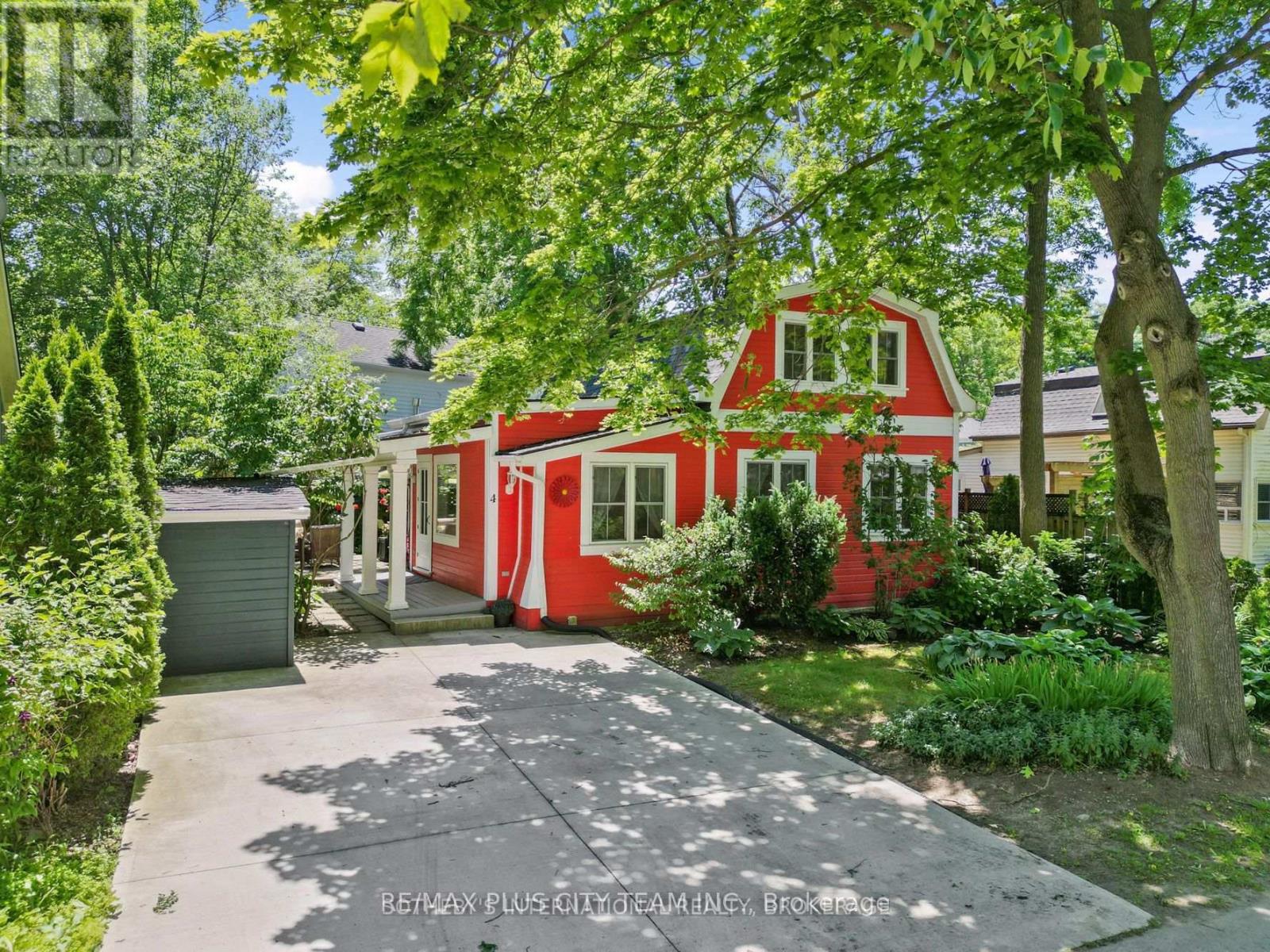 4 Wyckliffe Avenue, Niagara-On-The-Lake, Ontario  L0S 1J0 - Photo 2 - X13102400