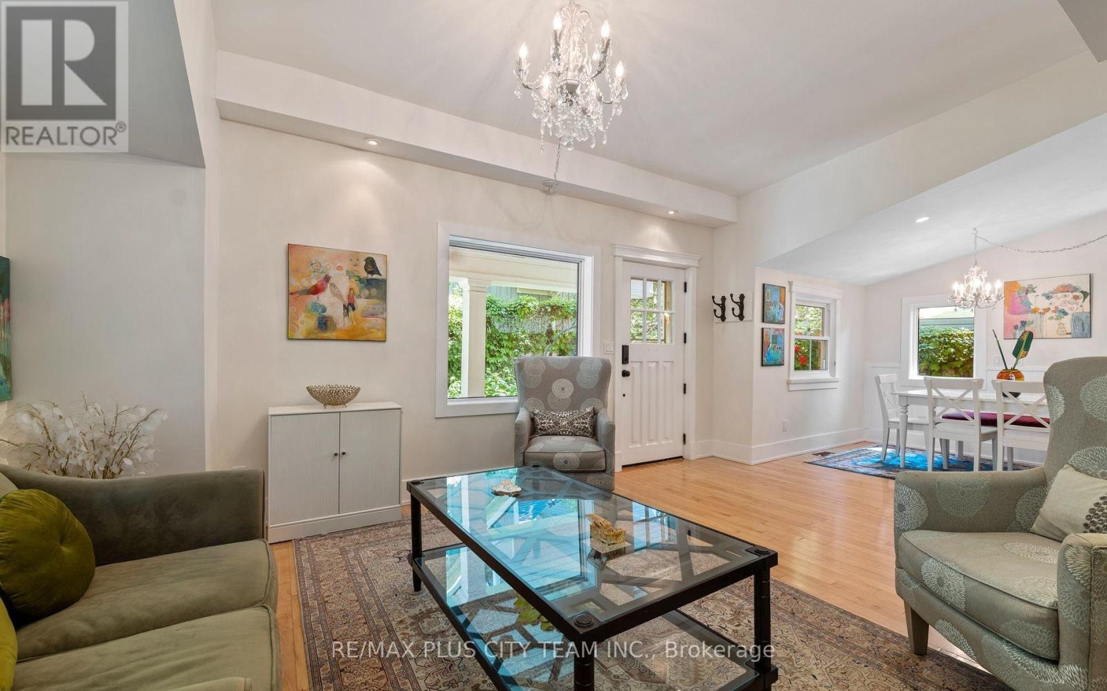4 Wyckliffe Avenue, Niagara-On-The-Lake, Ontario  L0S 1J0 - Photo 5 - X13102400