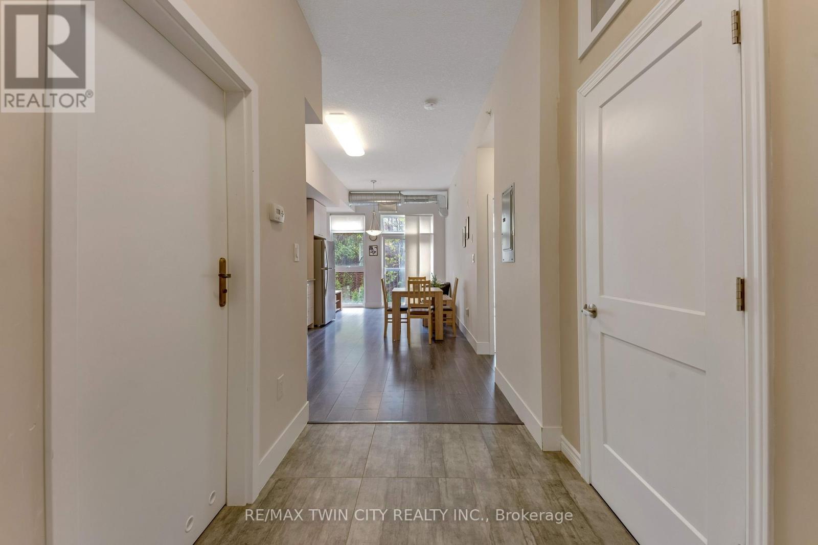 202 - 253 Albert Street, Waterloo, Ontario  N2L 0G3 - Photo 4 - X13102440