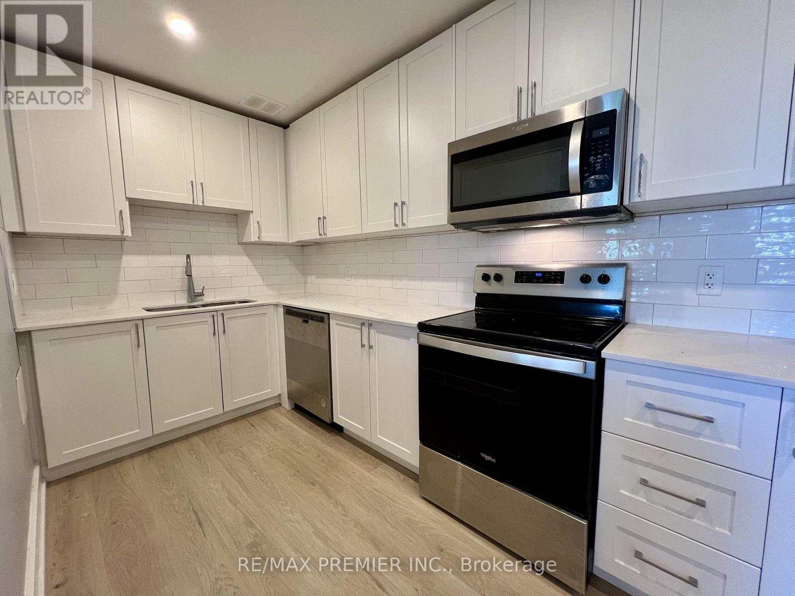302 - 3046 JAGUAR VALLEY DRIVE, Mississauga, Ontario