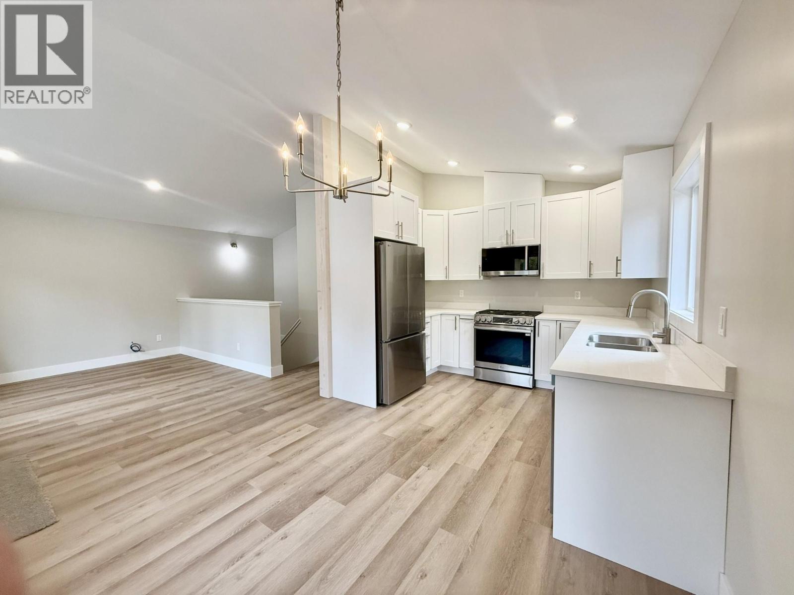 1938 Foxwood Trail Unit# 10, Windermere, British Columbia  V0B 2L2 - Photo 1 - 10386618