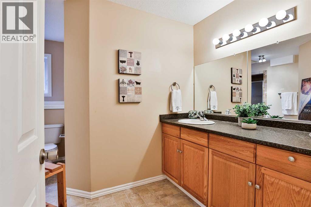 404 Lynx Crescent N, Lethbridge, Alberta  T1H 6X6 - Photo 28 - A2309111