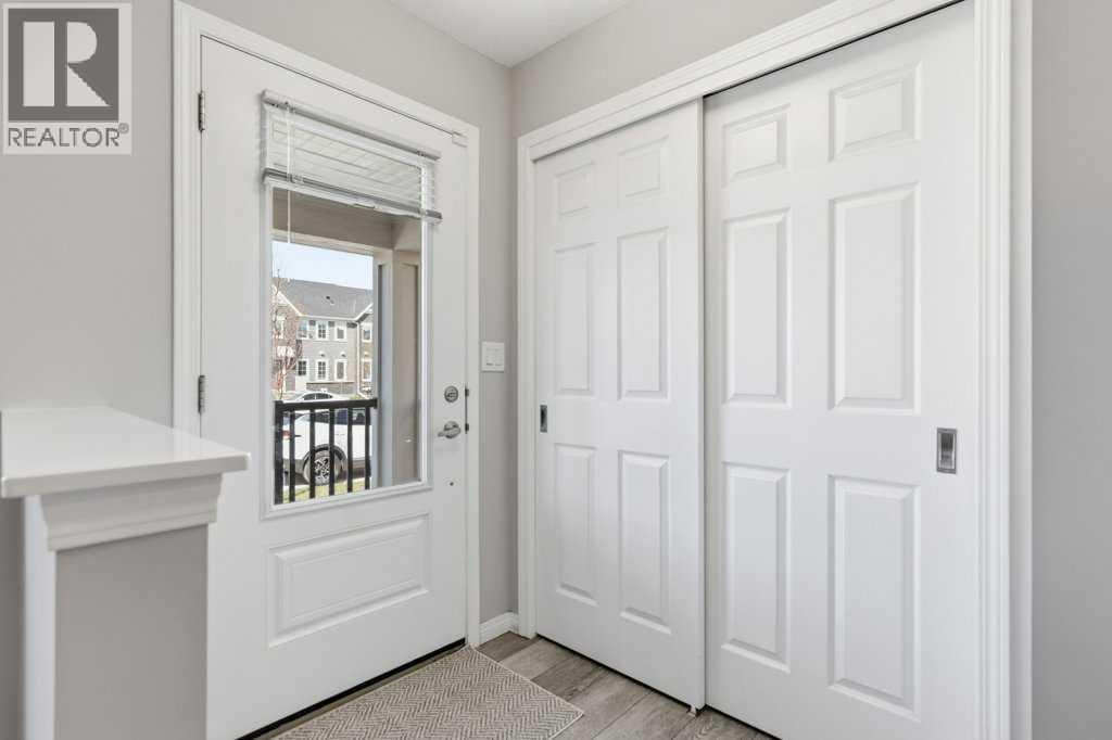 47 Yorkville Boulevard SW, Calgary, Alberta  T2X 4K2 - Photo 3 - A2309035