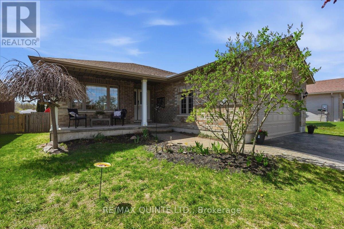 29 Stonegate Crescent, Quinte West, Ontario  K0K 2C0 - Photo 3 - X13102696