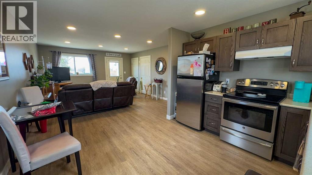8 Rydberg, Hughenden, Alberta  T0B 2E0 - Photo 4 - A2286968