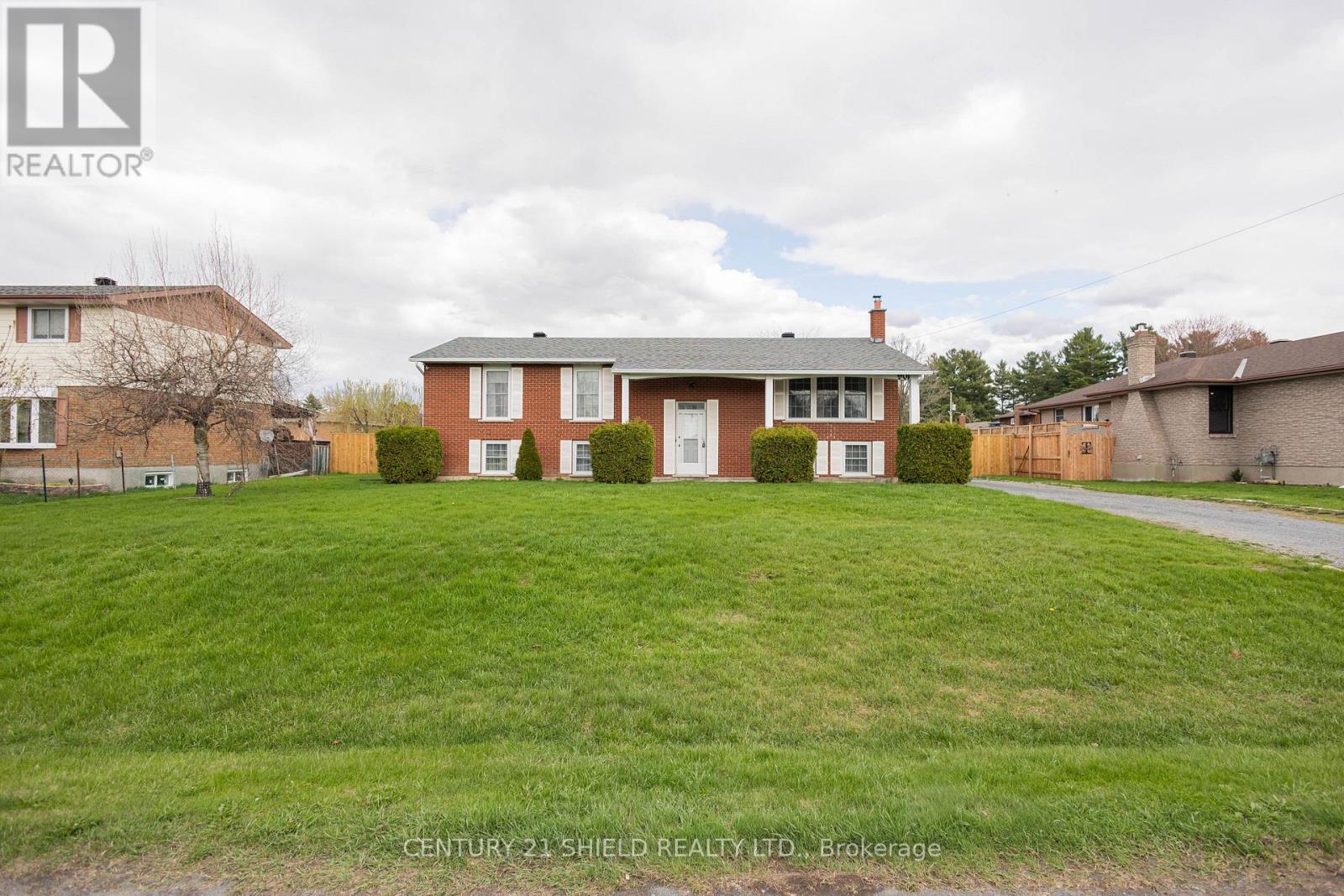 901 Laflin Street, Cornwall, Ontario  K6J 5J3 - Photo 1 - X13102458
