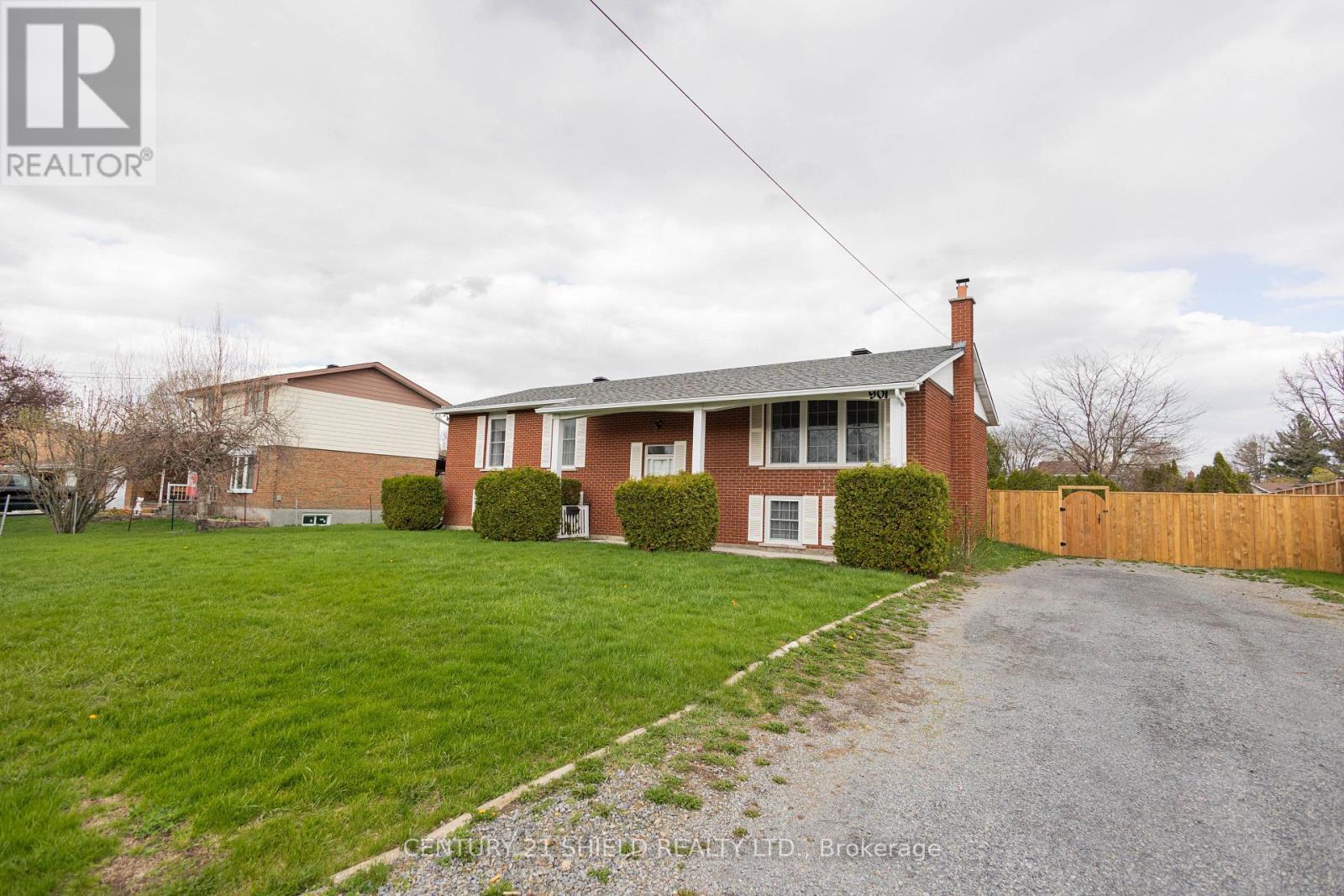 901 Laflin Street, Cornwall, Ontario  K6J 5J3 - Photo 3 - X13102458