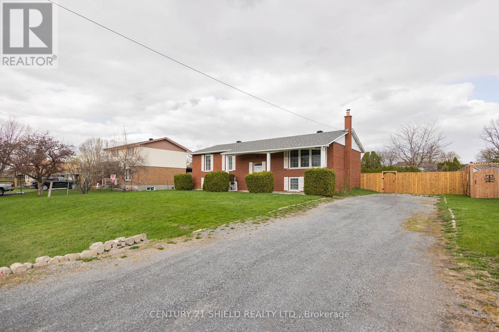 901 Laflin Street, Cornwall, Ontario  K6J 5J3 - Photo 4 - X13102458