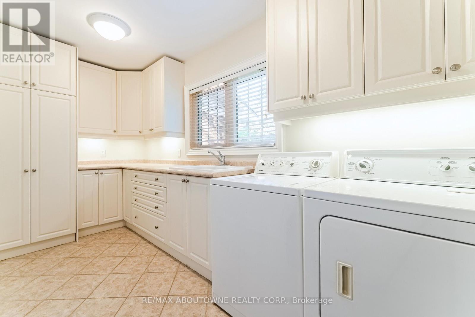 1284 Cleaver Drive, Oakville, Ontario  L6J 1W3 - Photo 16 - W13082524