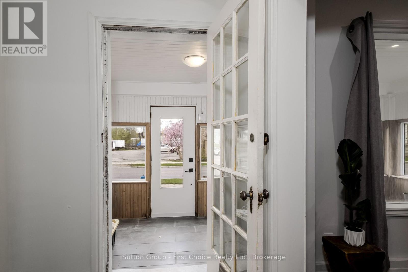 383 Douro Street, Stratford, Ontario N5A 3S8 - Photo 8 - X13102546