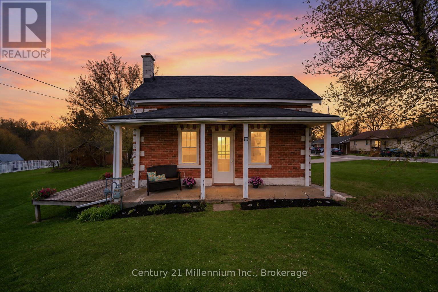 38 ALICE STREET, Grey Highlands, Ontario