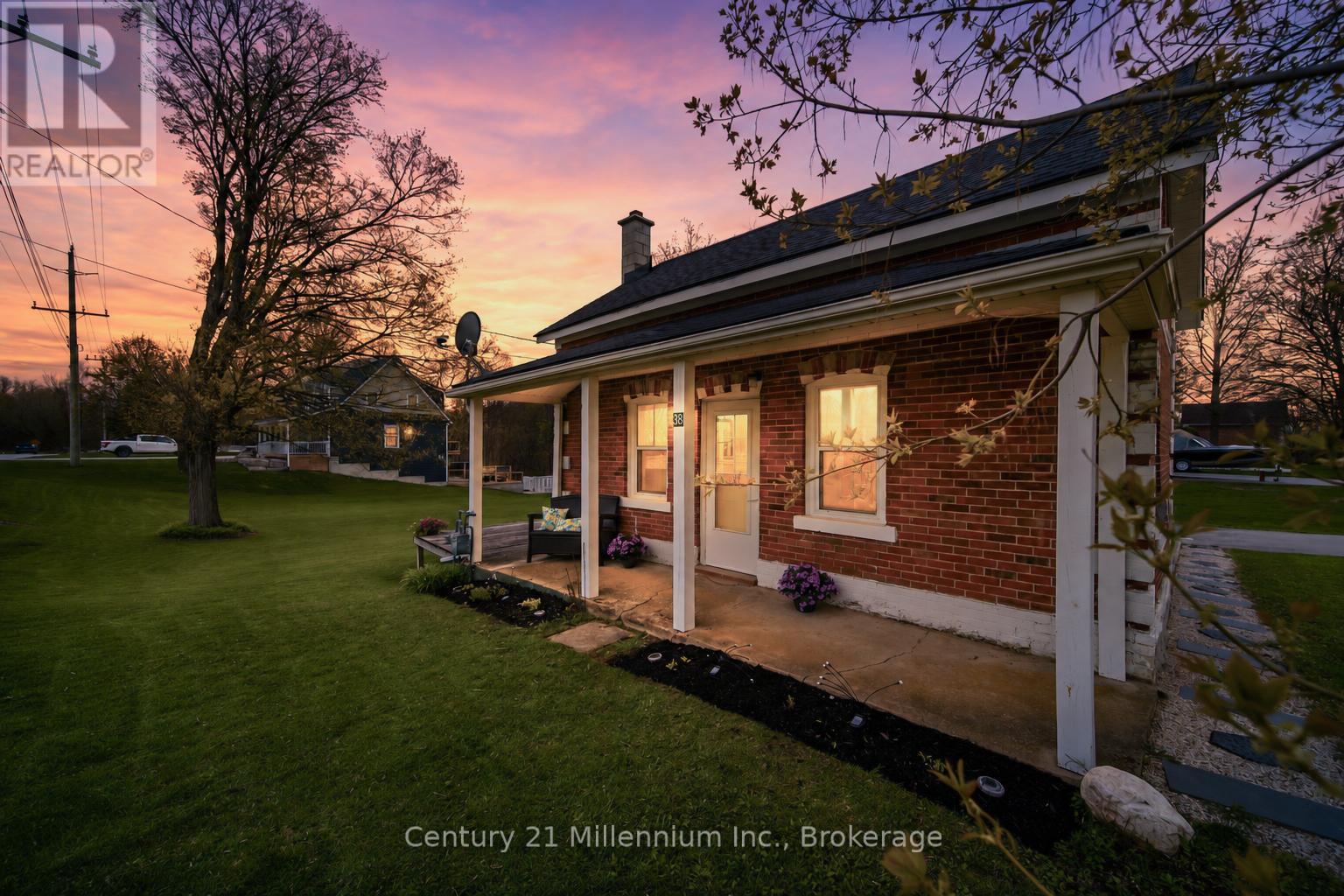 38 Alice Street, Grey Highlands, Ontario  N0C 1E0 - Photo 3 - X13102690