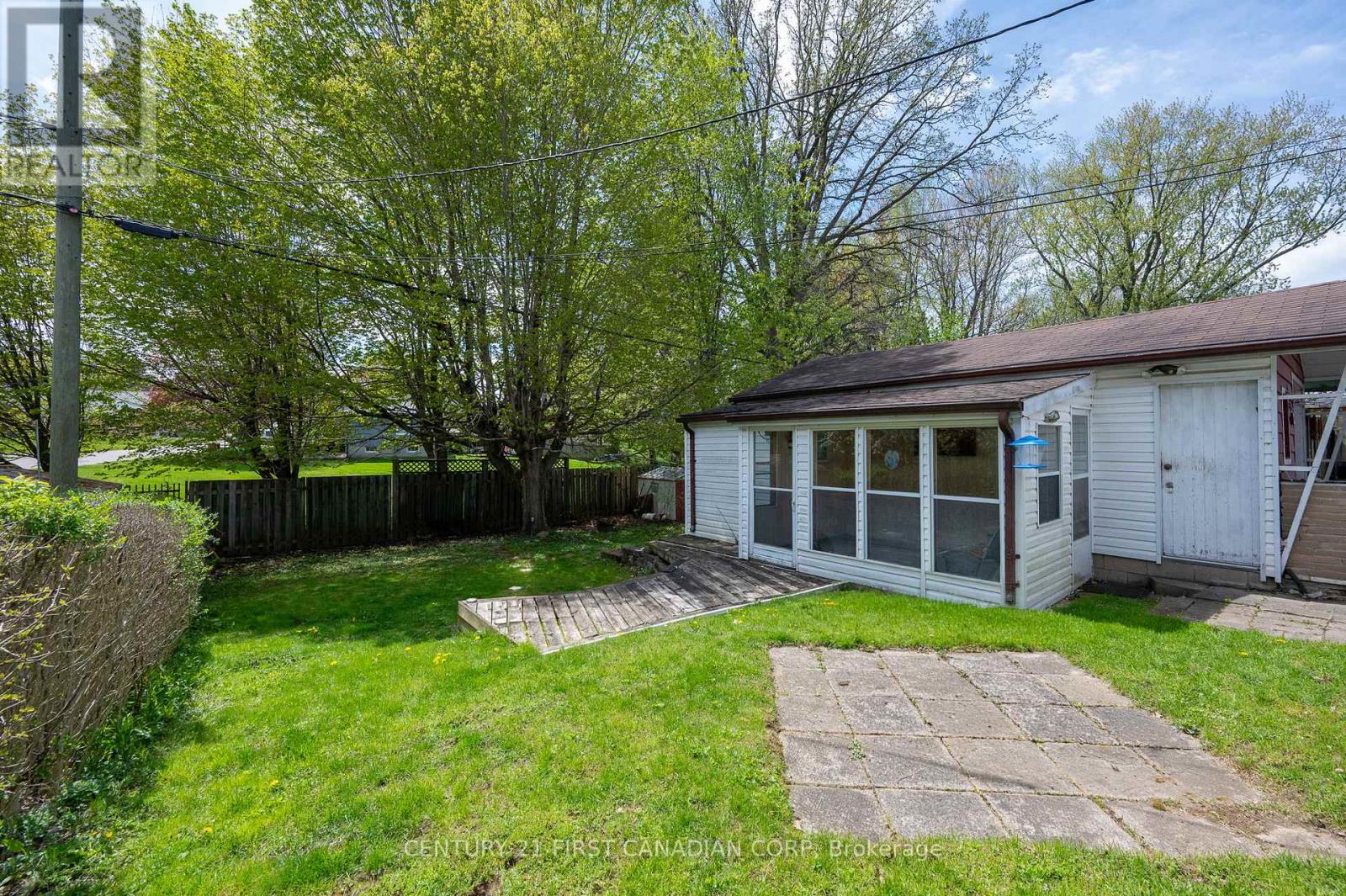 33 Strathcona Drive, London East, Ontario  N5W 1P7 - Photo 24 - X13102530