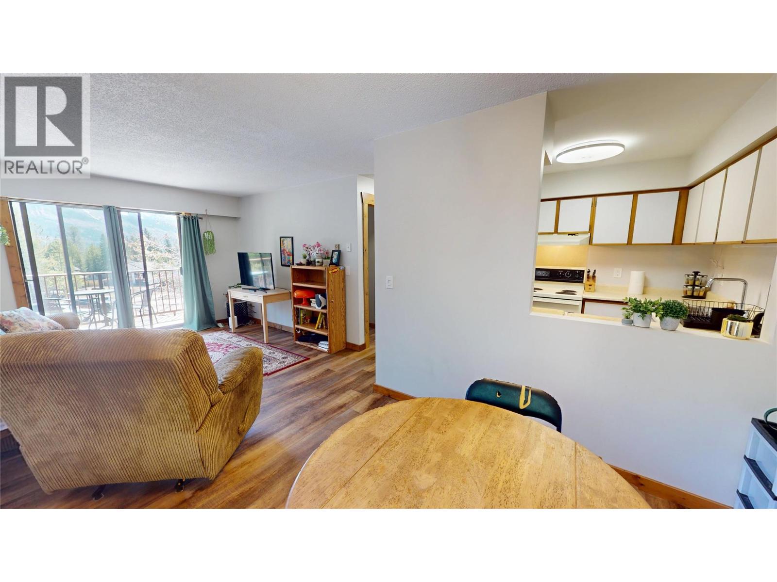 93 Deerborne Drive Unit# 201, Elkford, British Columbia  V0B 1H0 - Photo 8 - 10385845