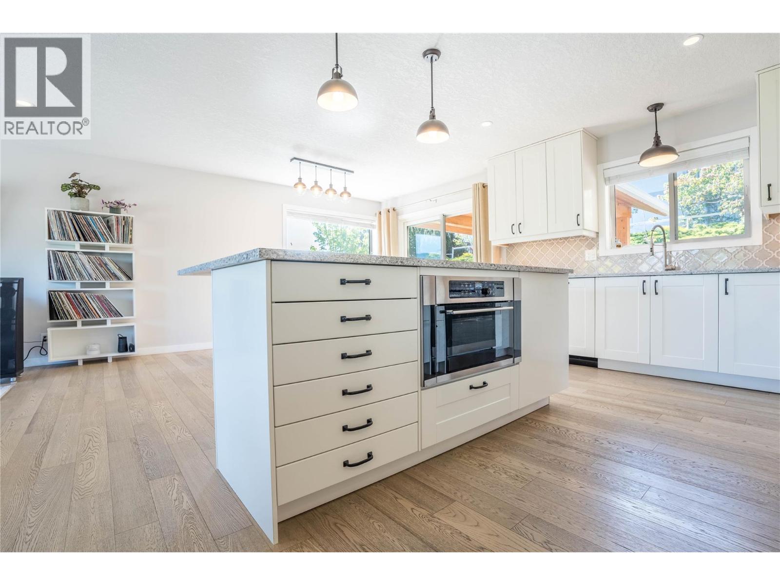 6106 Orr Place, Summerland, British Columbia  V0H 1Z7 - Photo 15 - 10386303