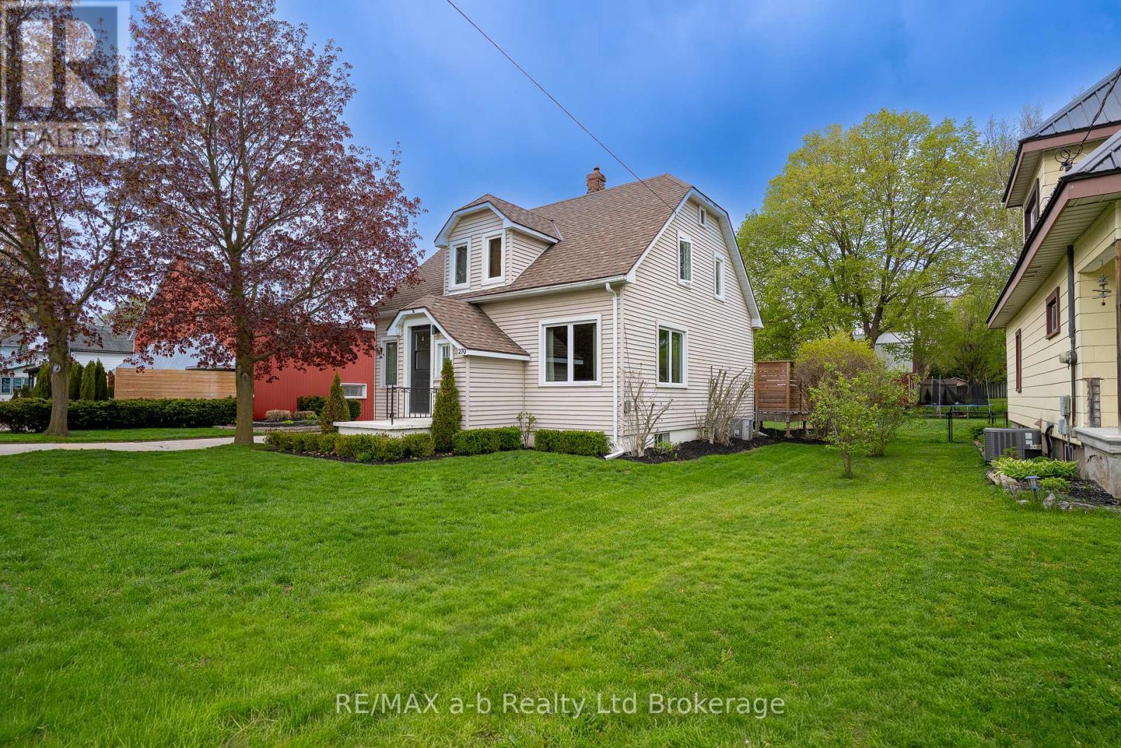 270 MAIN STREET E, Norwich, Ontario