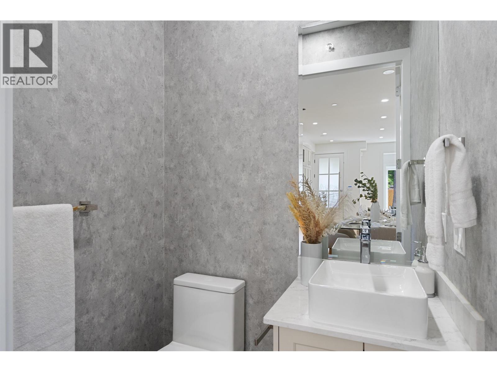 1 2447 E 41 Avenue, Vancouver, British Columbia  V5R 2W2 - Photo 9 - R3120616