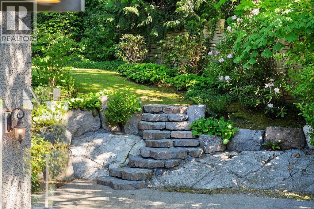 6105 Gleneagles Drive, West Vancouver, British Columbia  V7W 1W1 - Photo 38 - R3110457