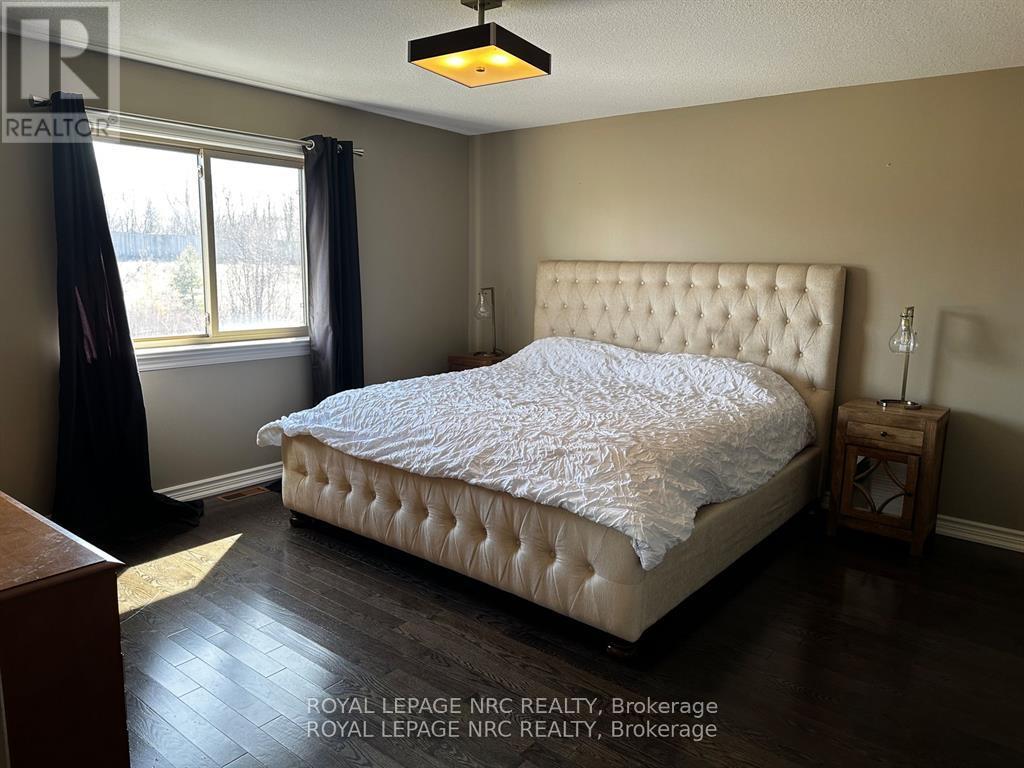 9228 Hendershot Boulevard, Niagara Falls, Ontario  L2H 0E3 - Photo 7 - X13102600